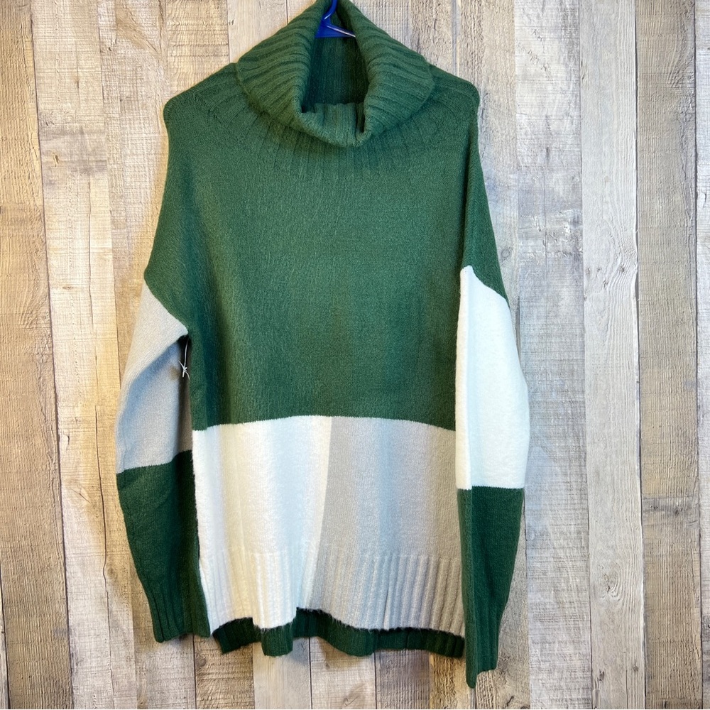 Large Unbranded Turtleneck Long Sleeve White Gray Dark Green Sweater